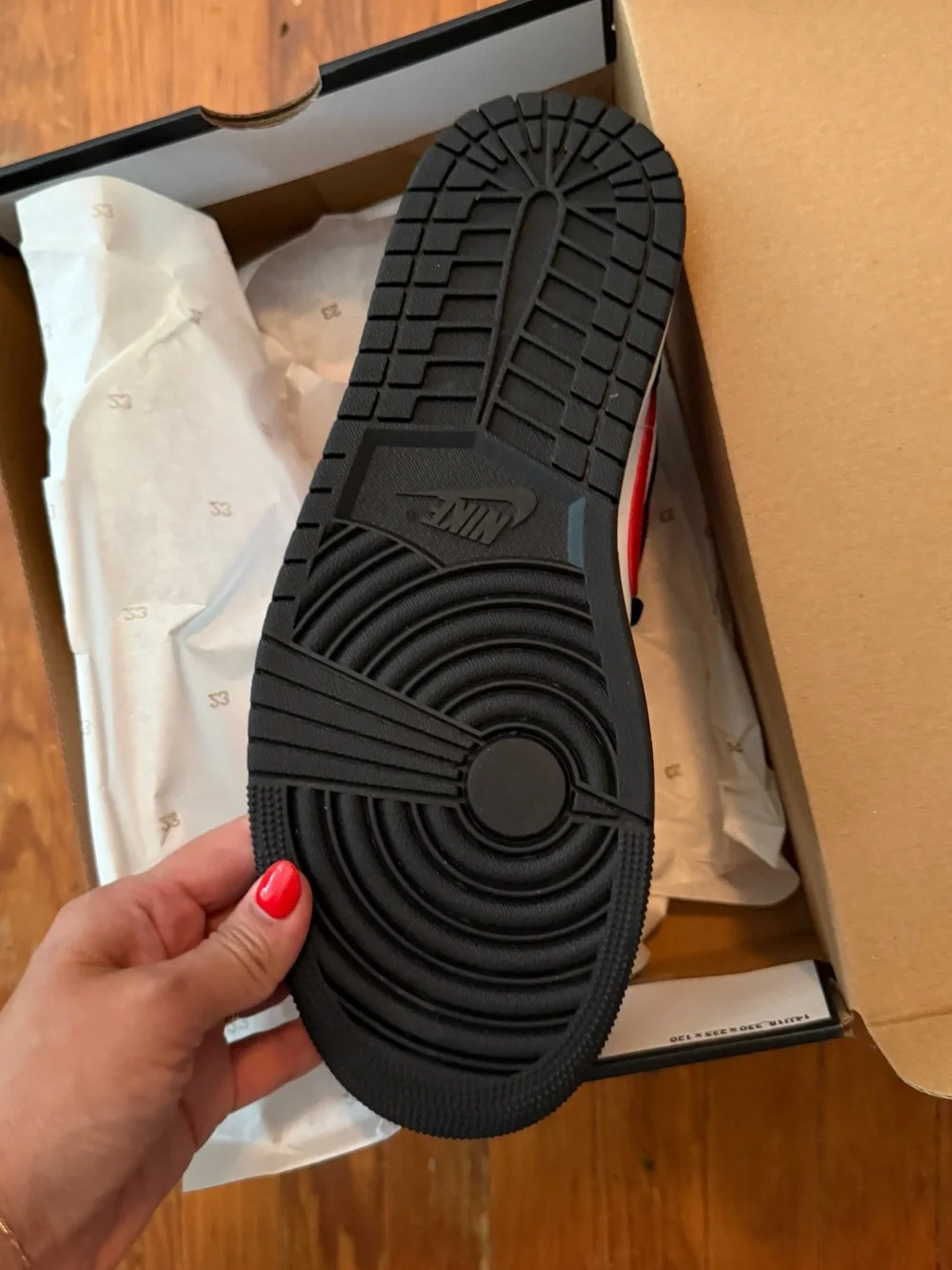 Jordan Air Jordan 1 Mid Black Red White Box Label